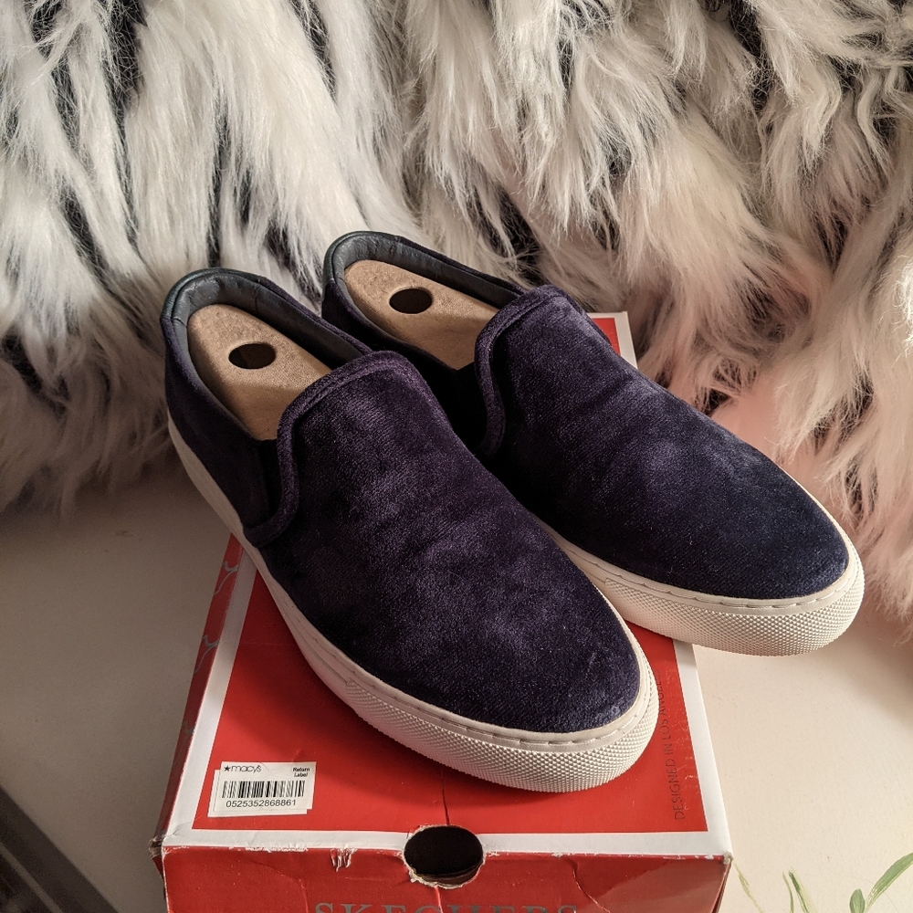 Skechers Navy Velveteen Slip On Sneakers Sz 8